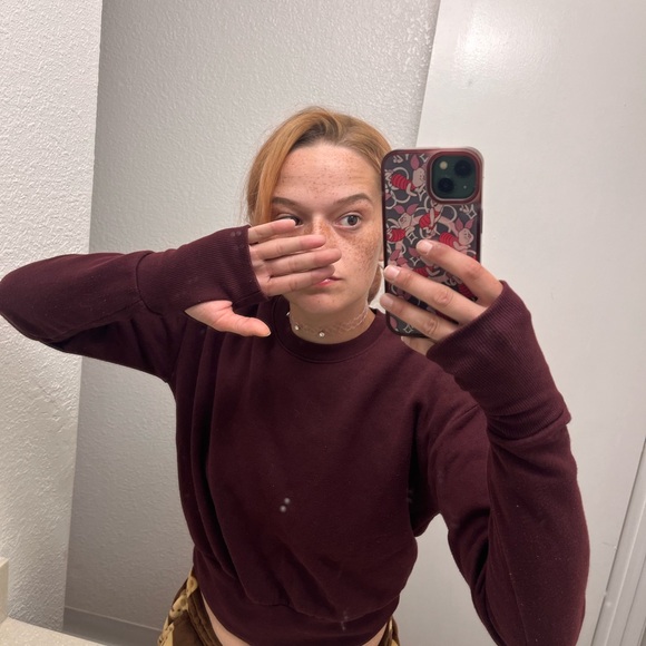Burgundy cropped Long Sleeve Sweater with finger holes perfect for fall size XS - Picture 1 of 7